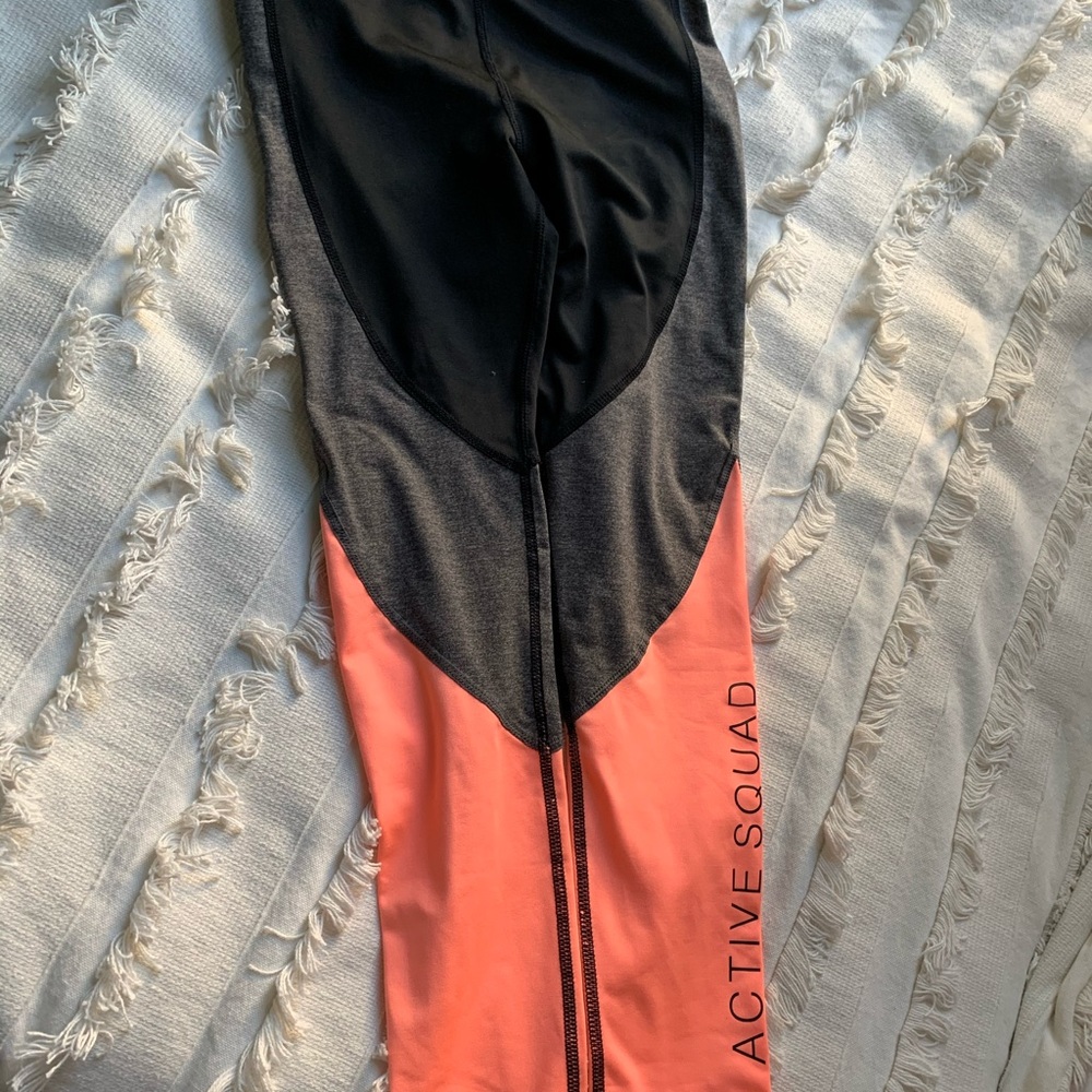 H&M sport athletic leggings black/grey/peach 8-10